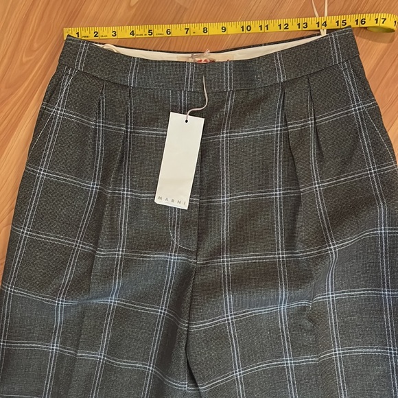 Brand new Marni wide leg pants. 100% wool. Grey. Size IT 42 = US 6 - Picture 6 of 12